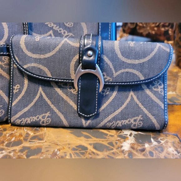 Dooney & Bourke 5 pieces - Picture 13 of 16